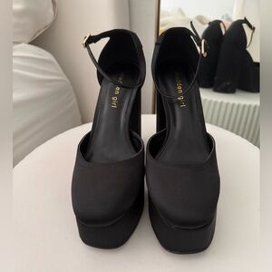 Madden Girl Black Platform Pump - Size 6